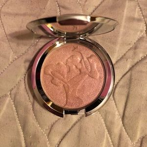 BECCA LE Spanish Rose Glow